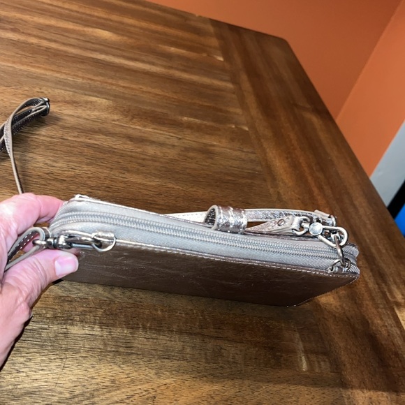 The Sak purse/ wristlet - metalic nice - Picture 7 of 11